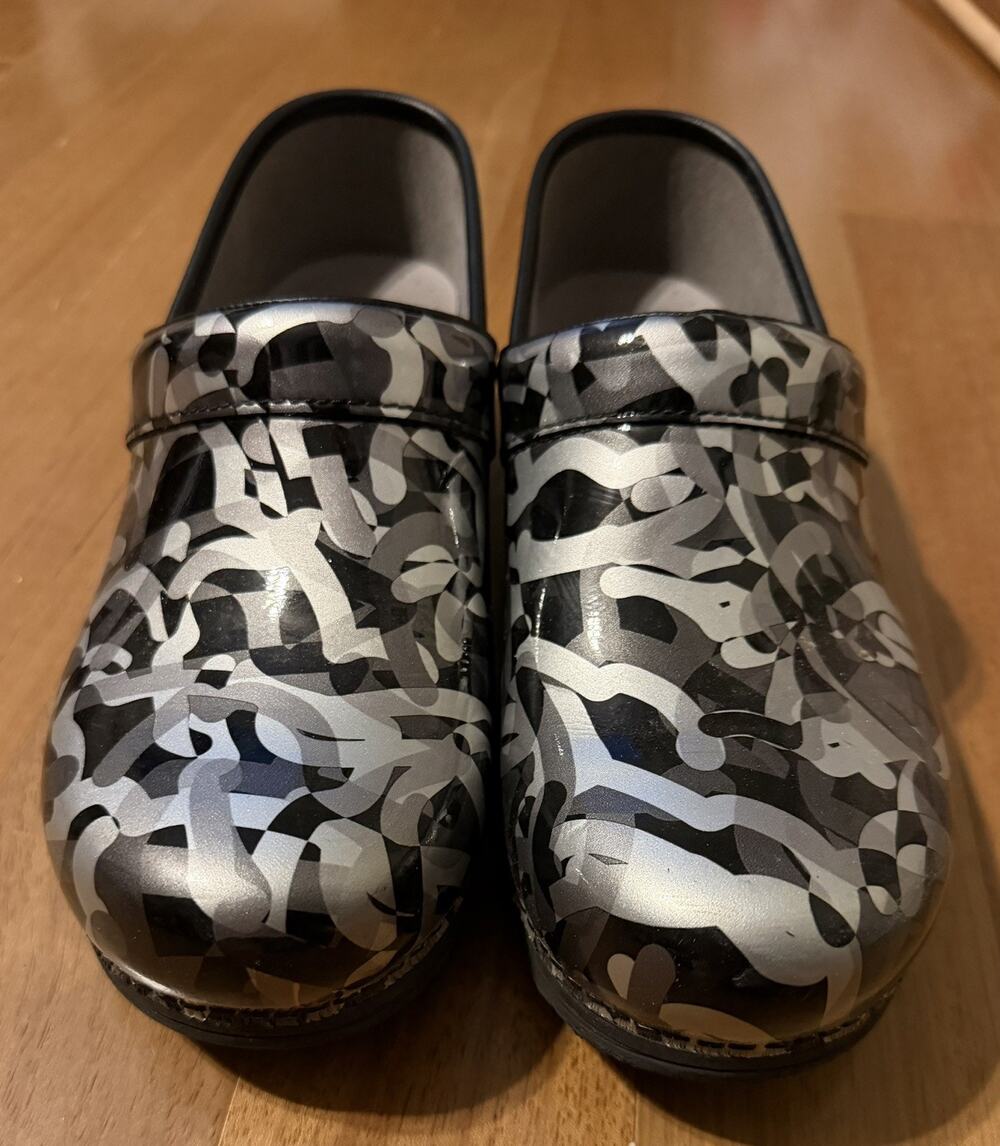 Dansko Professional Clogs 41 10.5-11 Black Gray Silver Abstract Patent Leather